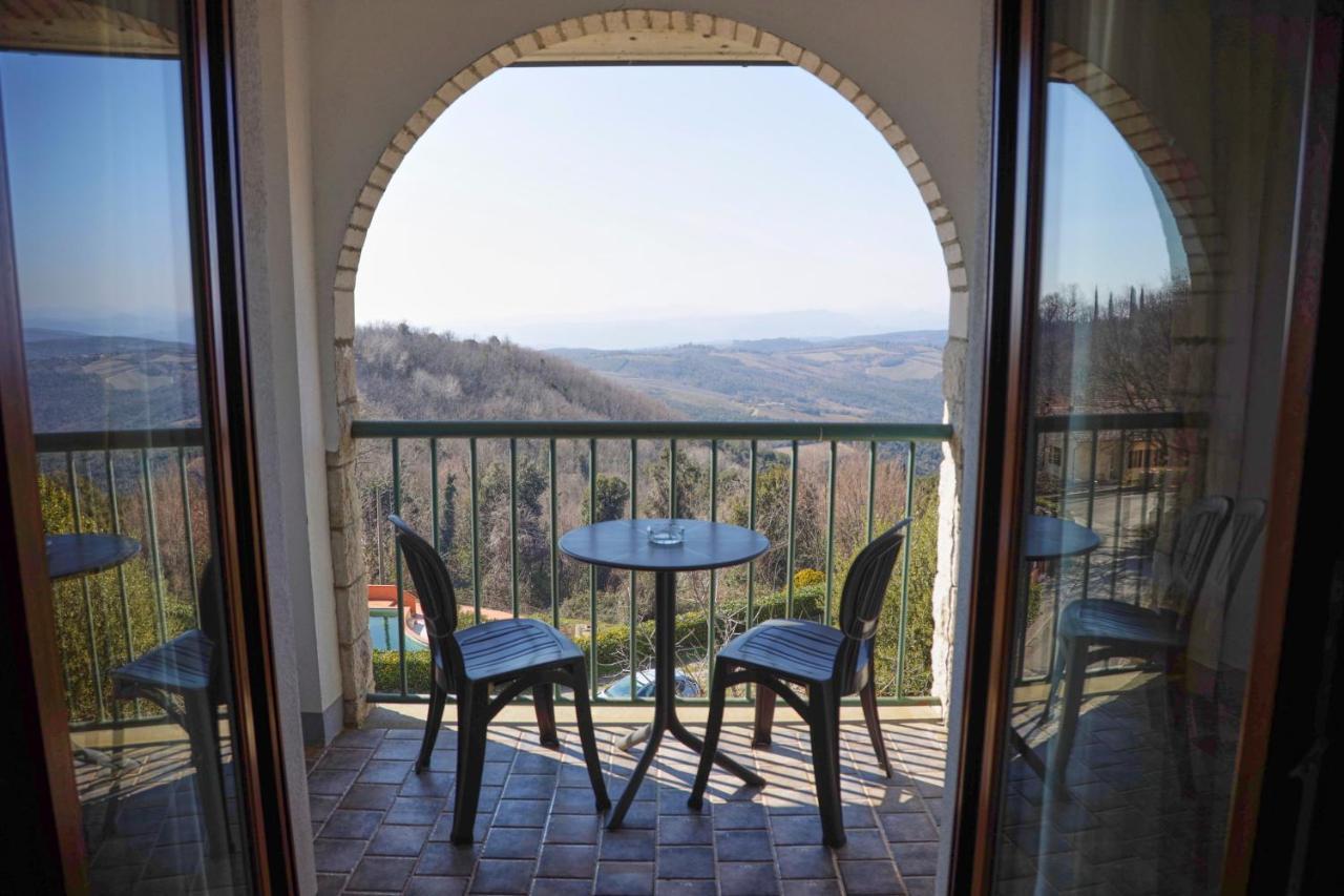 Hotel Ristorante Al Brunello Di Montalcino Exteriör bild