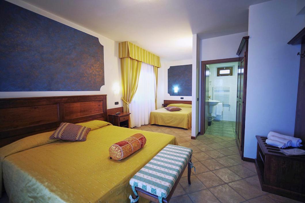Hotel Ristorante Al Brunello Di Montalcino Exteriör bild