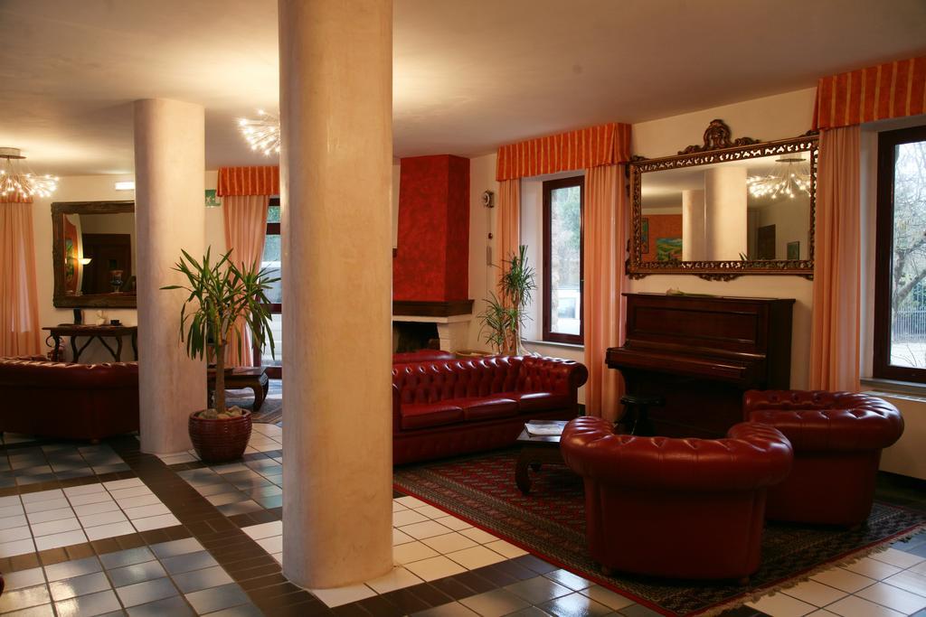 Hotel Ristorante Al Brunello Di Montalcino Exteriör bild