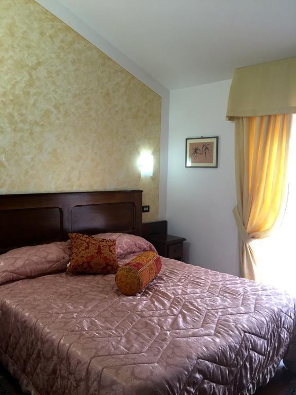Hotel Ristorante Al Brunello Di Montalcino Rum bild