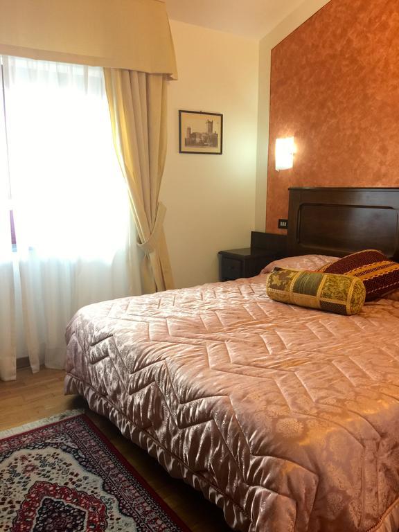 Hotel Ristorante Al Brunello Di Montalcino Rum bild