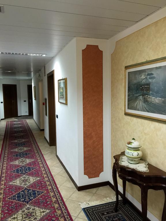 Hotel Ristorante Al Brunello Di Montalcino Rum bild