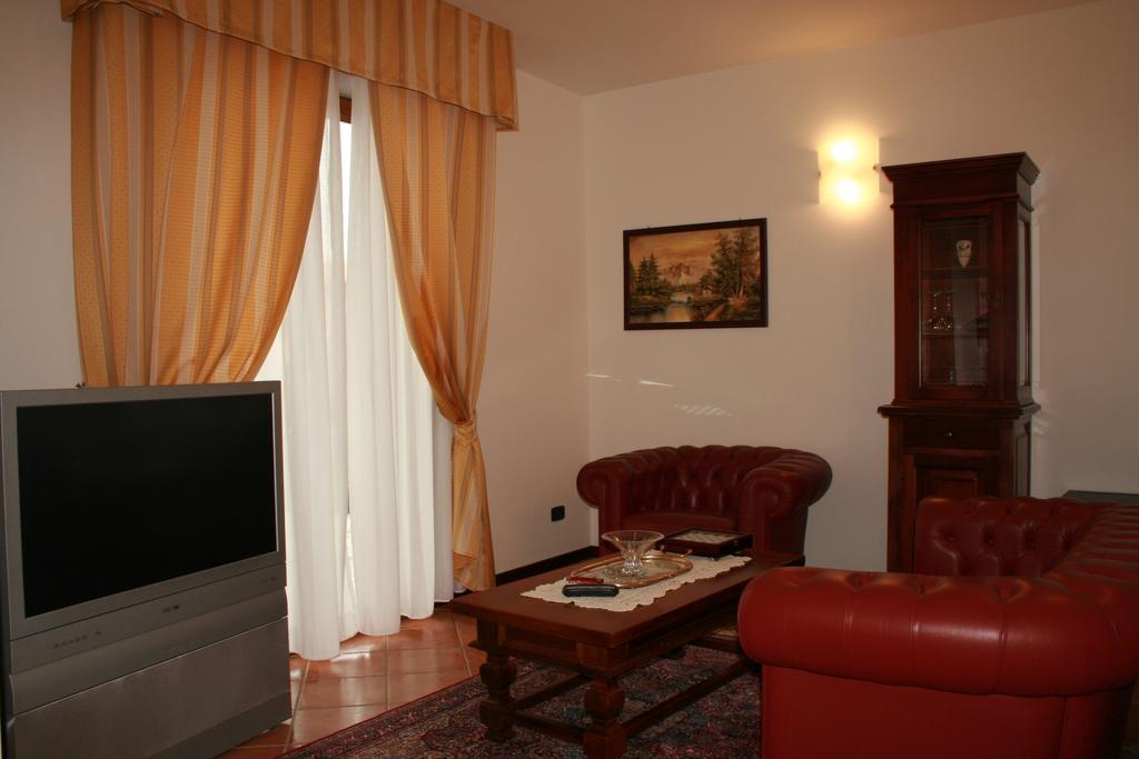 Hotel Ristorante Al Brunello Di Montalcino Exteriör bild