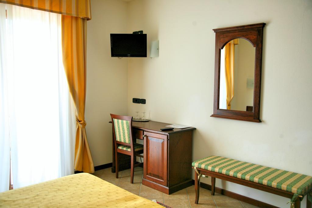 Hotel Ristorante Al Brunello Di Montalcino Rum bild
