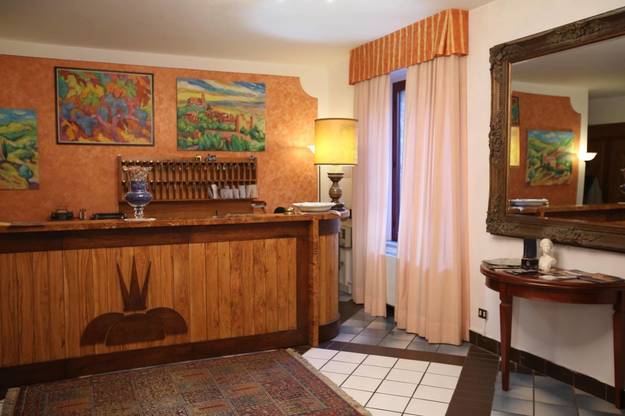 Hotel Ristorante Al Brunello Di Montalcino Exteriör bild