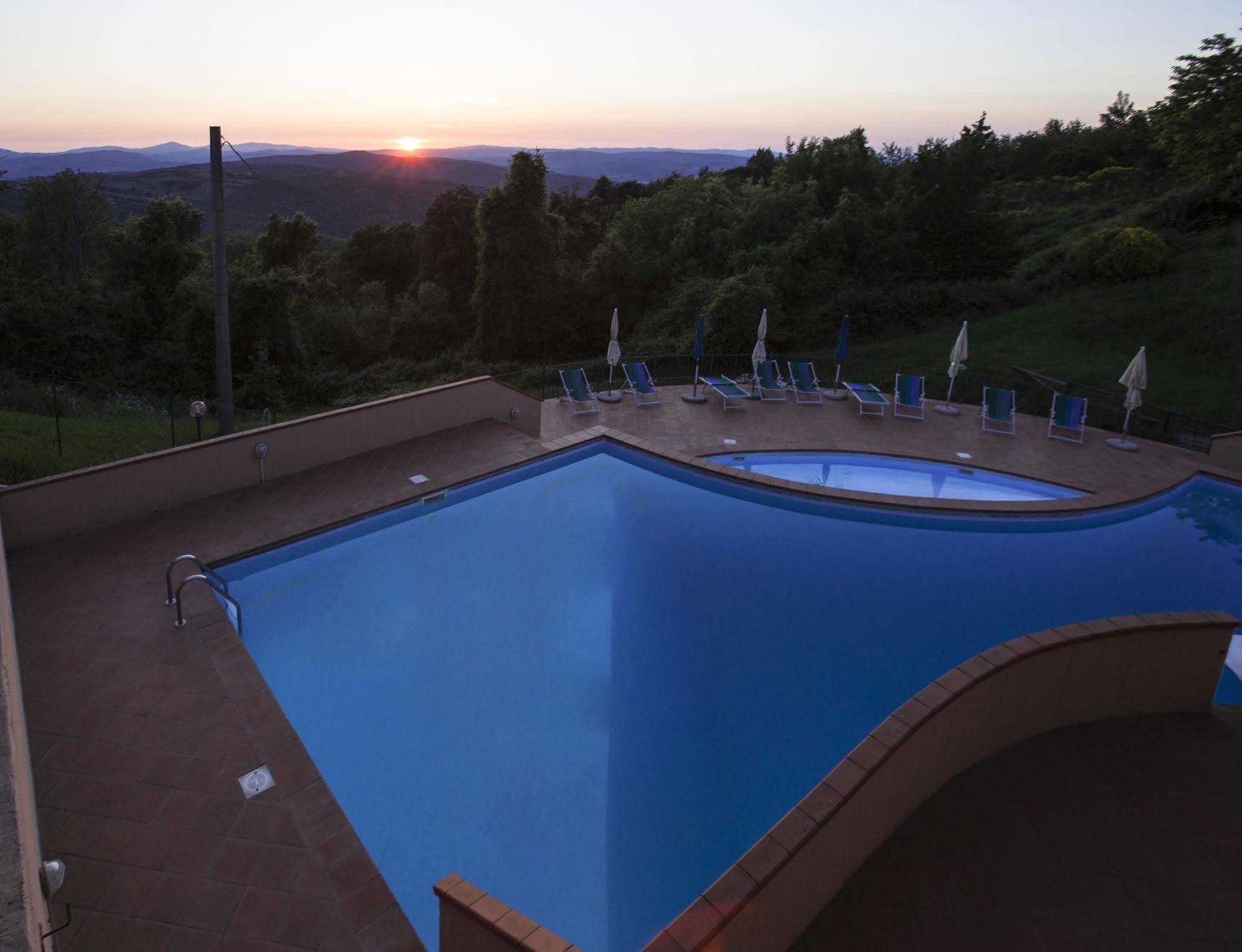Hotel Ristorante Al Brunello Di Montalcino Exteriör bild
